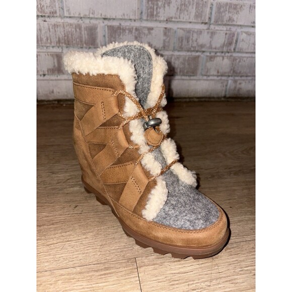 NIB ($250) Sorel JOAN Of ARCTIC WEDGE II COZY Shearling Boots,Camel Brown Size 7 - Picture 1 of 5